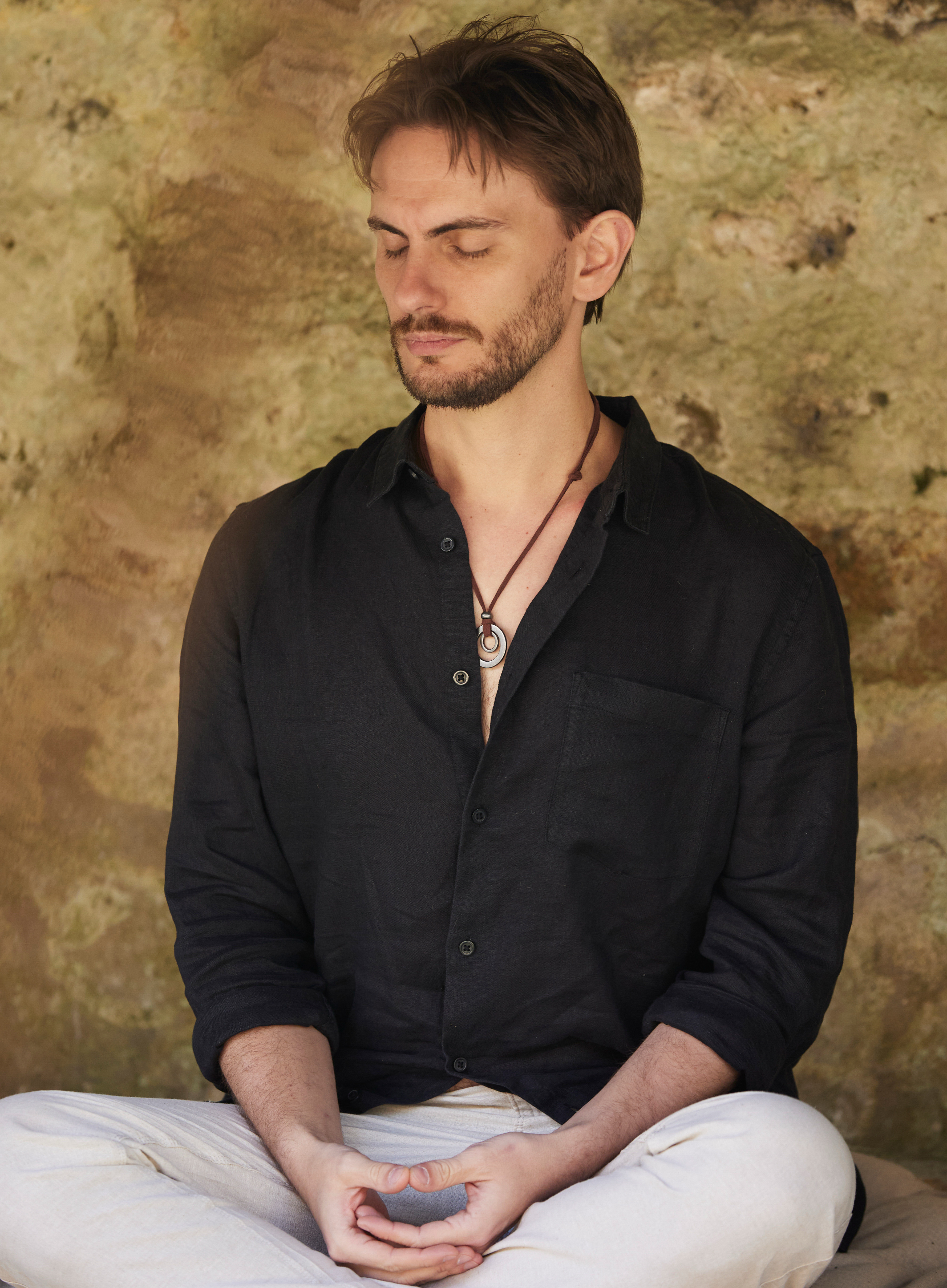 Alex Blake, professeur de yoga, pranayama et méditation